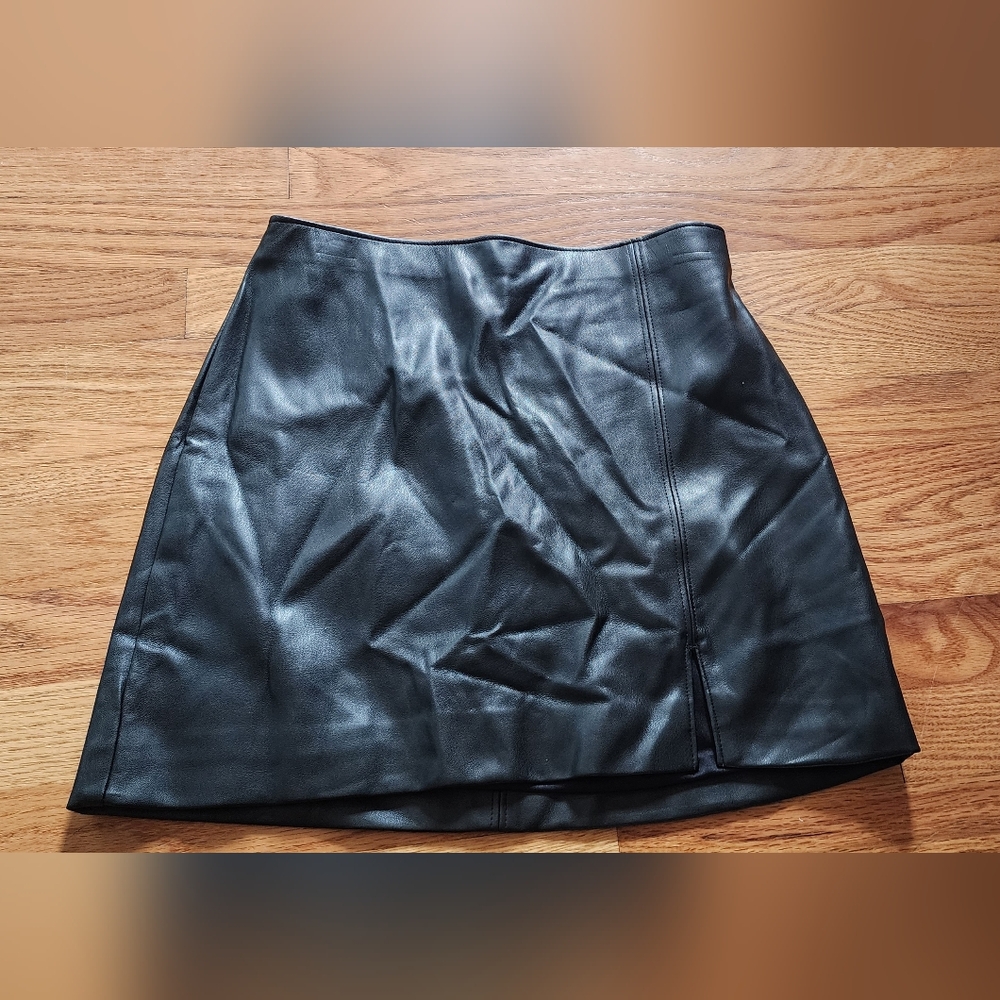 Hollister Black Ultra High-Rise Faux Leather Skirt